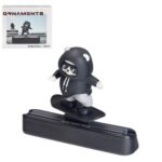 Прикраса панда-сноубордист на панель приладів з вказівником номеру телефона (GZKT-33)